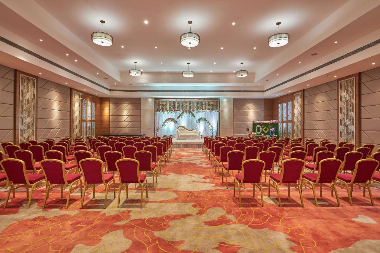 Royal Orchid Central Grazia, Navi Mumbai Eksteriør billede