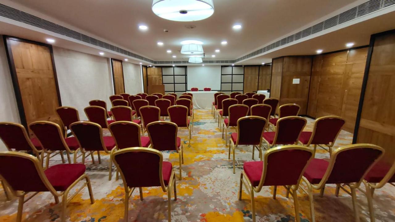 Royal Orchid Central Grazia, Navi Mumbai Eksteriør billede