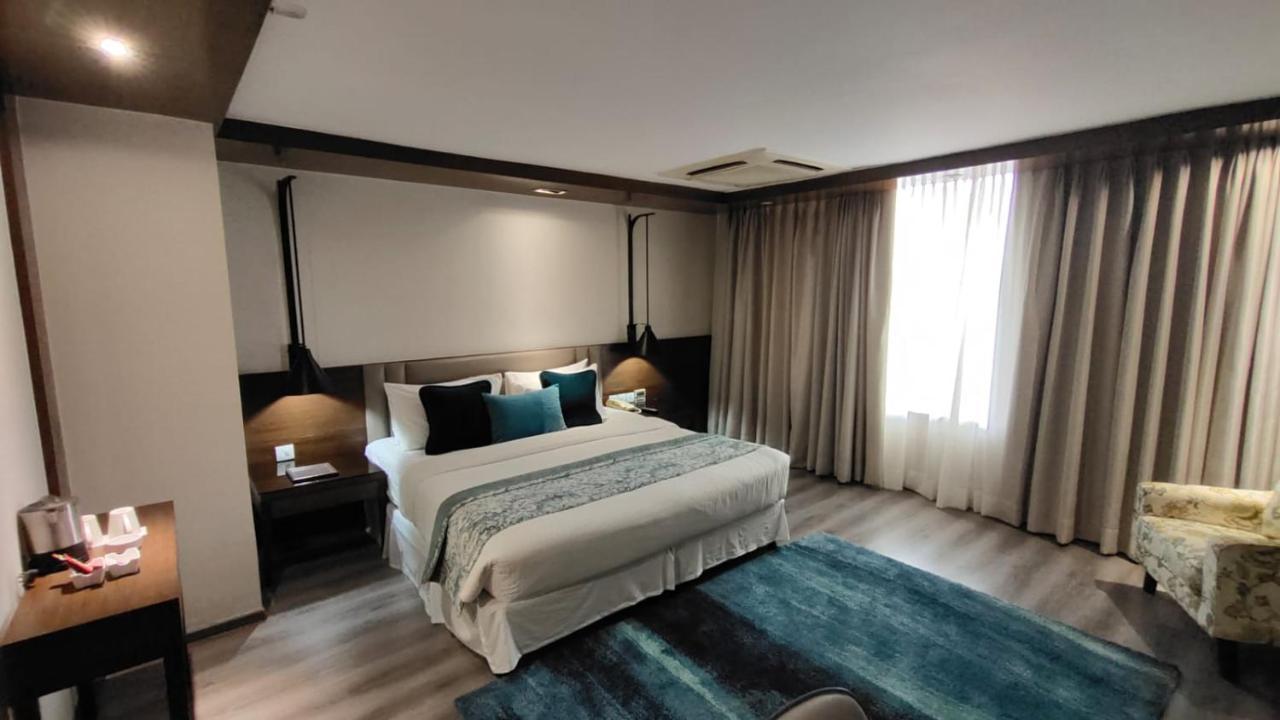 Royal Orchid Central Grazia, Navi Mumbai Eksteriør billede