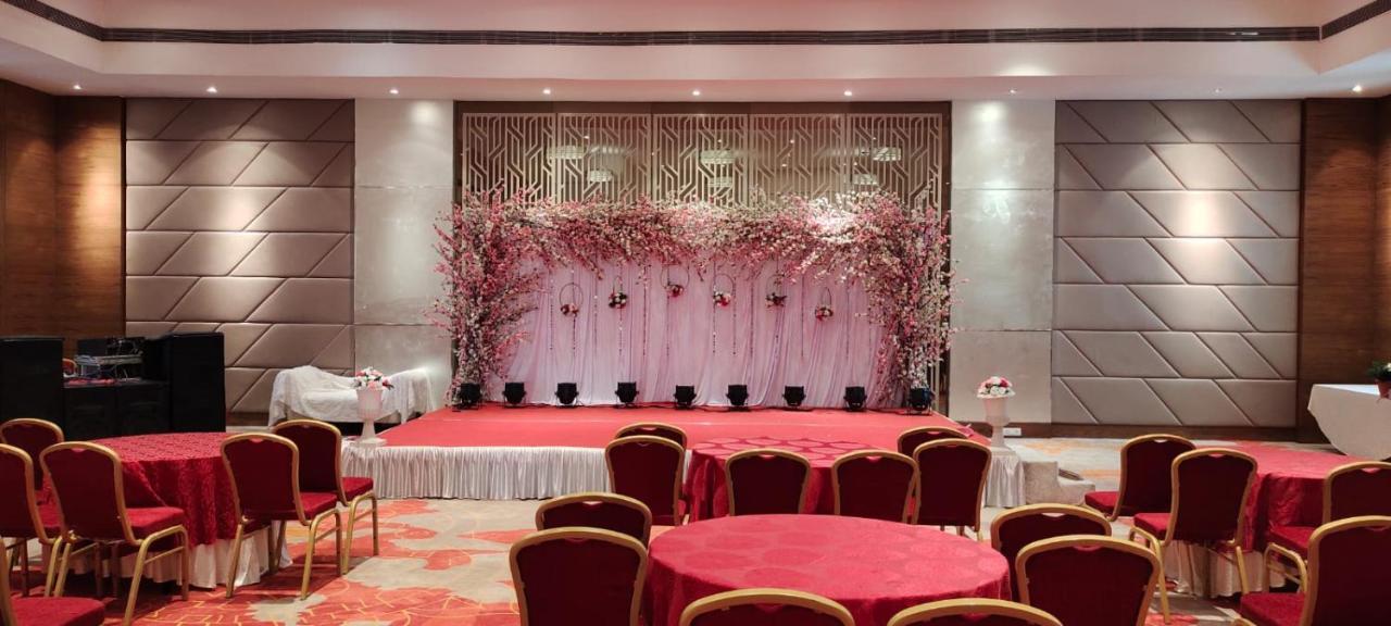 Royal Orchid Central Grazia, Navi Mumbai Eksteriør billede