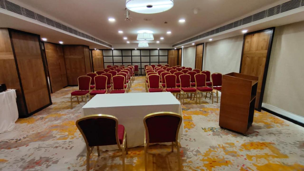 Royal Orchid Central Grazia, Navi Mumbai Eksteriør billede