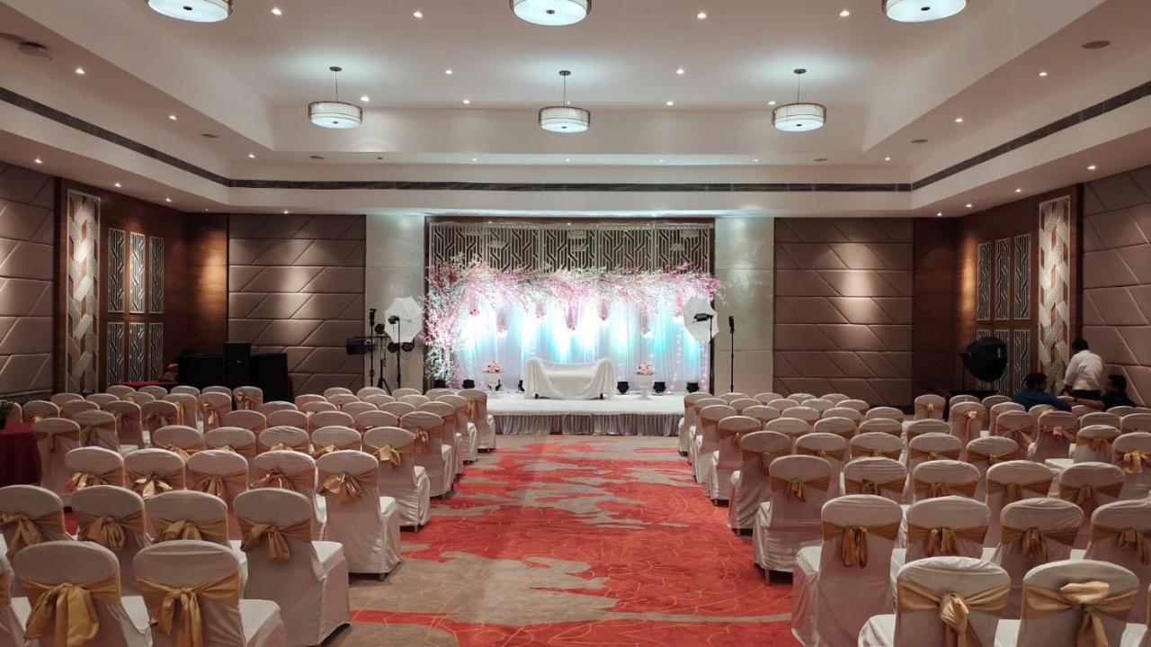 Royal Orchid Central Grazia, Navi Mumbai Eksteriør billede