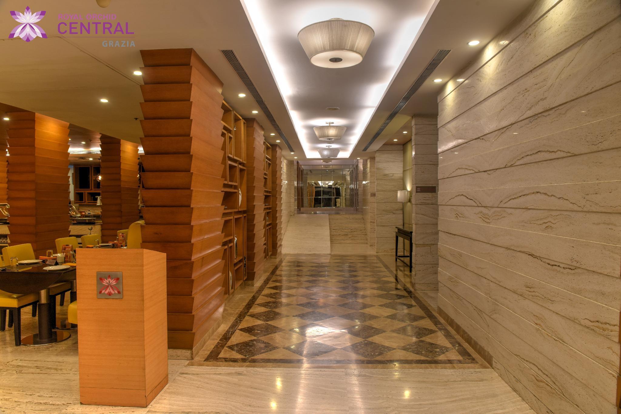 Royal Orchid Central Grazia, Navi Mumbai Eksteriør billede