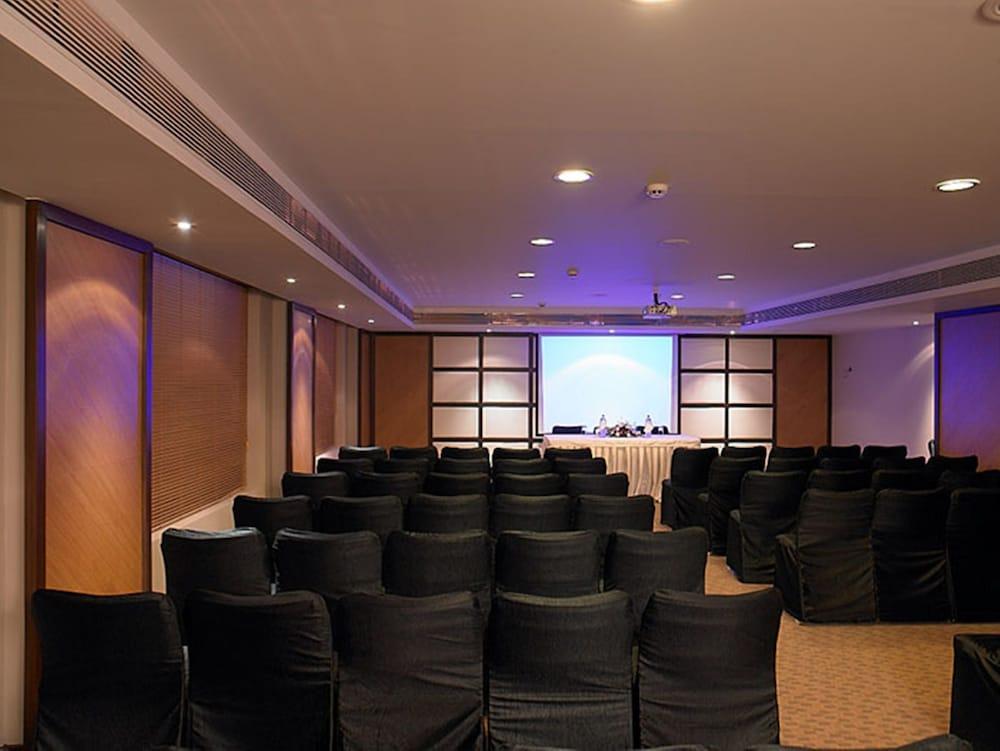 Royal Orchid Central Grazia, Navi Mumbai Eksteriør billede