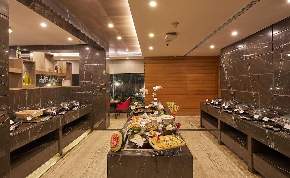 Royal Orchid Central Grazia, Navi Mumbai Eksteriør billede